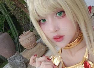 在Puy Puy的长腿世界里，美图和资源交织成迷人的迷雾。